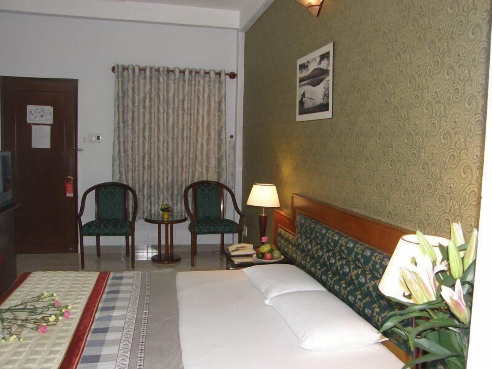 Hotel Khach San Trung Mai Ciudad Ho Chi Minh  Exterior foto