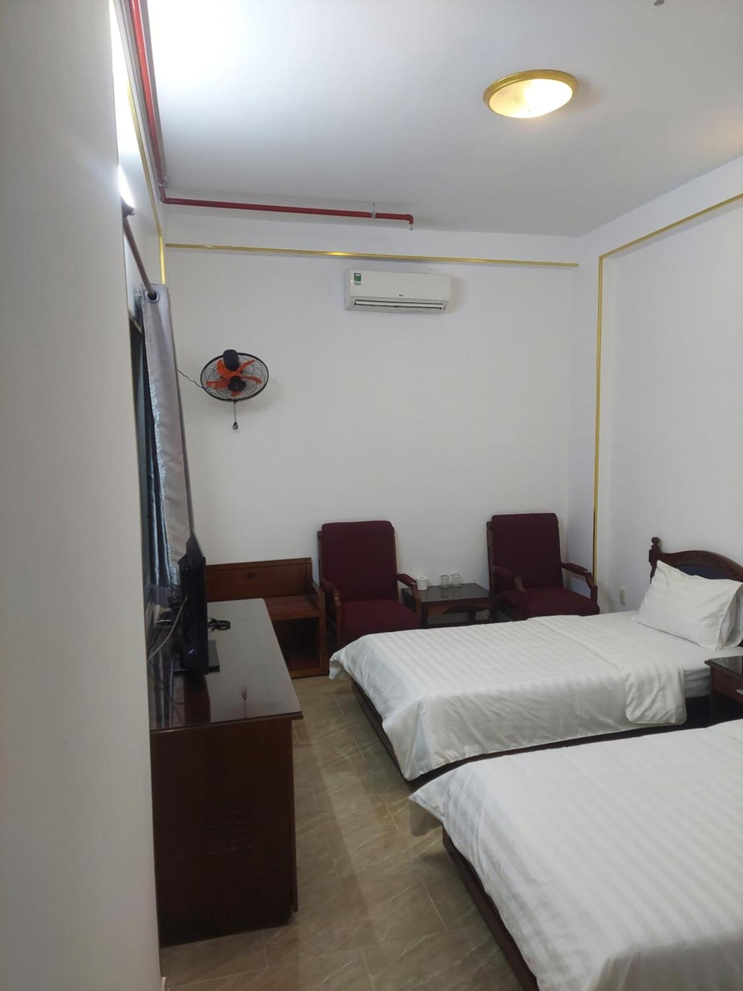 Hotel Khach San Trung Mai Ciudad Ho Chi Minh  Exterior foto