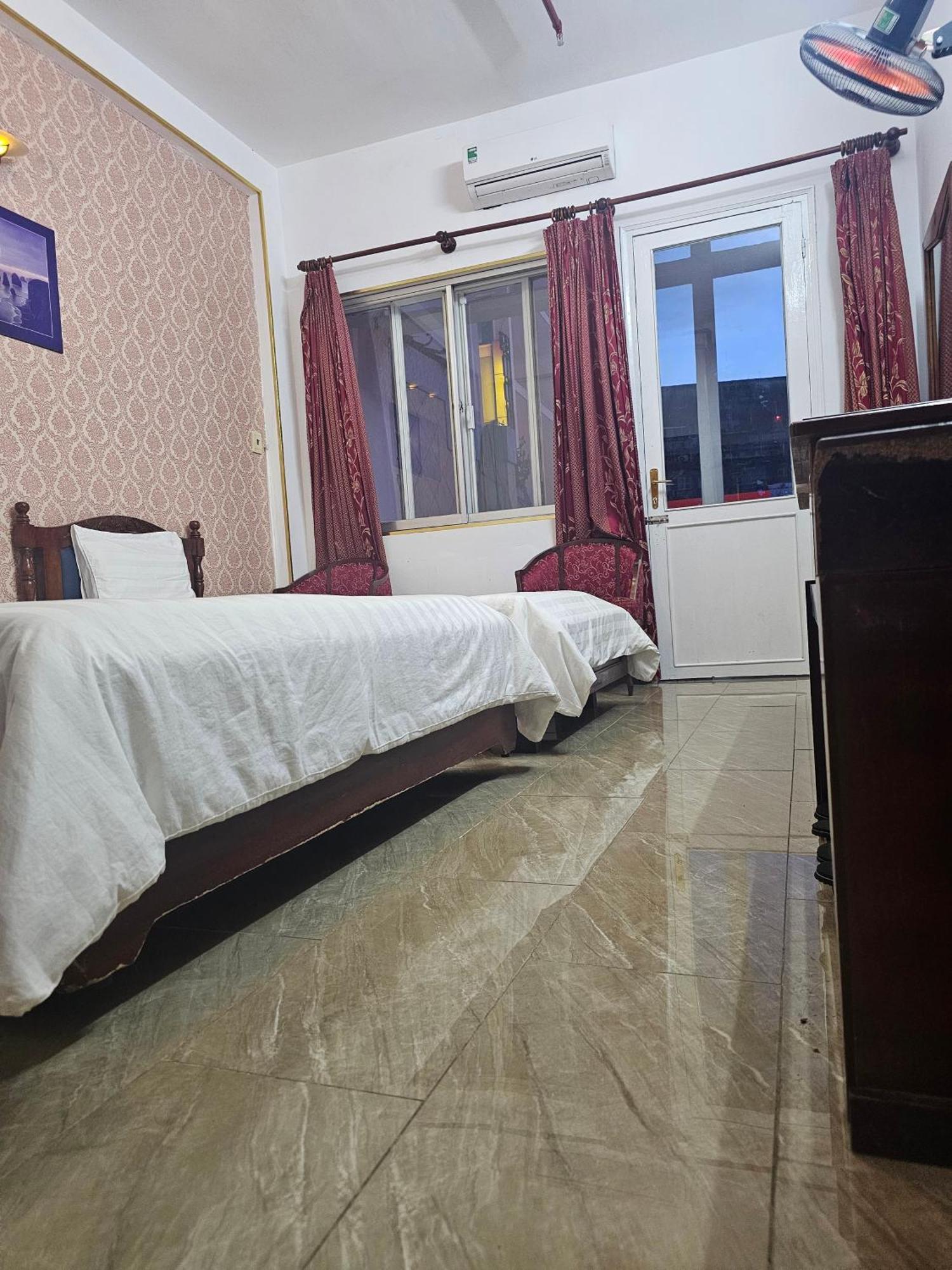 Hotel Khach San Trung Mai Ciudad Ho Chi Minh  Exterior foto