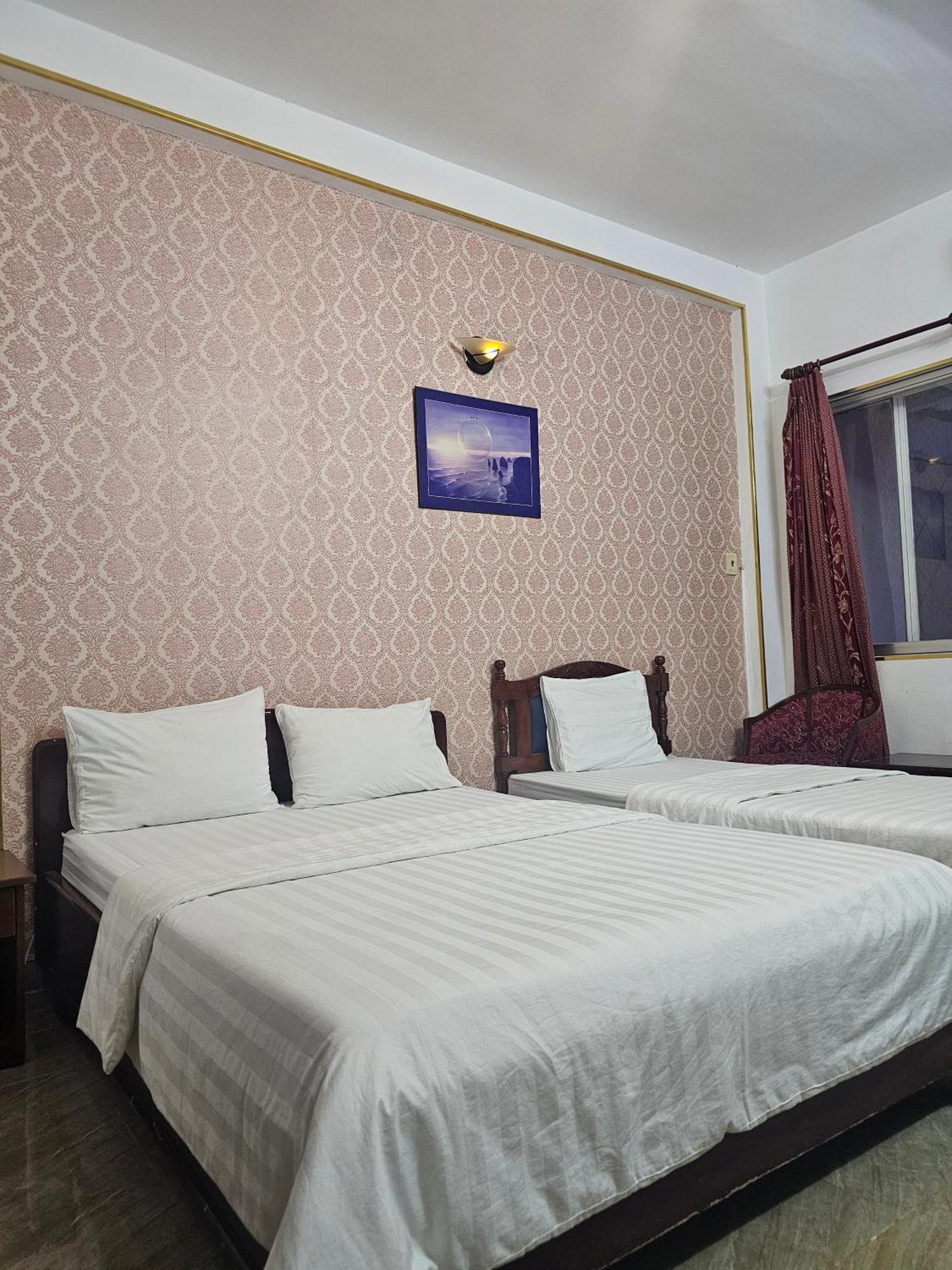 Hotel Khach San Trung Mai Ciudad Ho Chi Minh  Exterior foto
