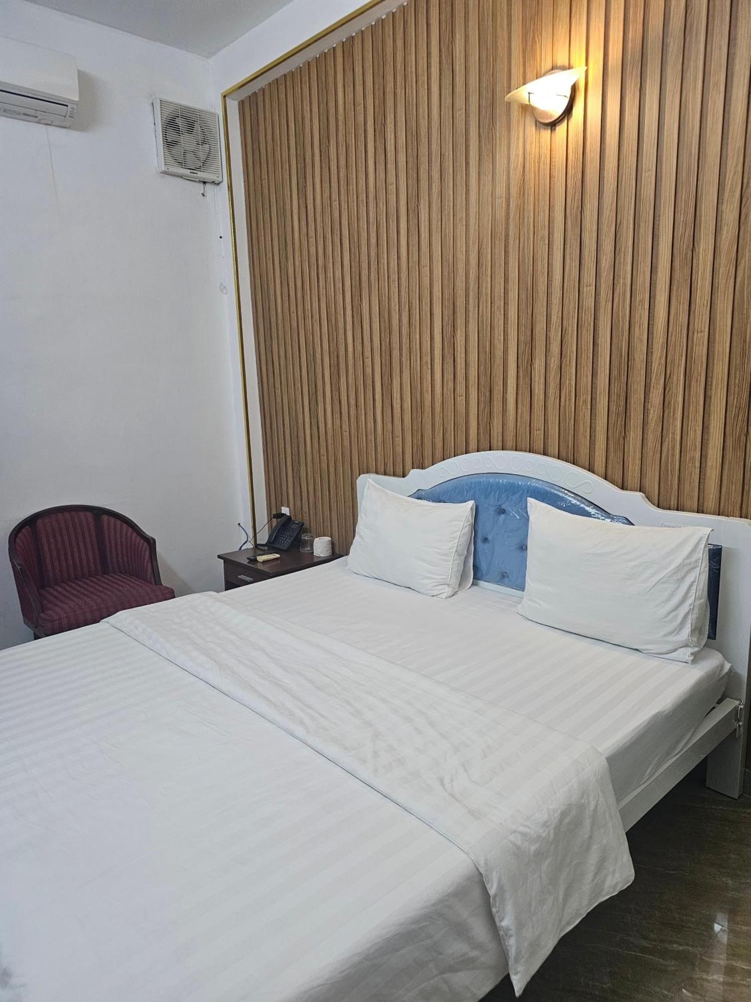 Hotel Khach San Trung Mai Ciudad Ho Chi Minh  Exterior foto