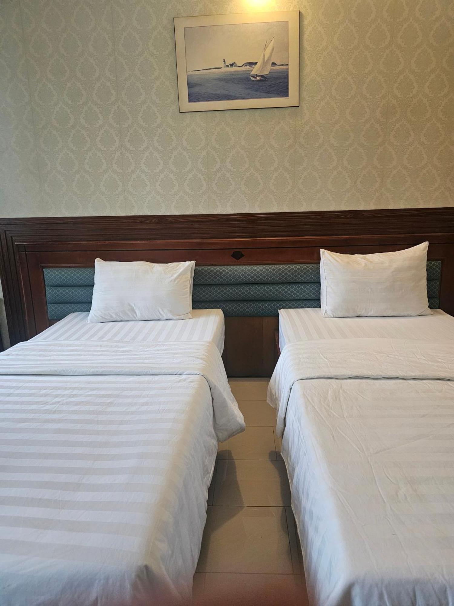 Hotel Khach San Trung Mai Ciudad Ho Chi Minh  Exterior foto