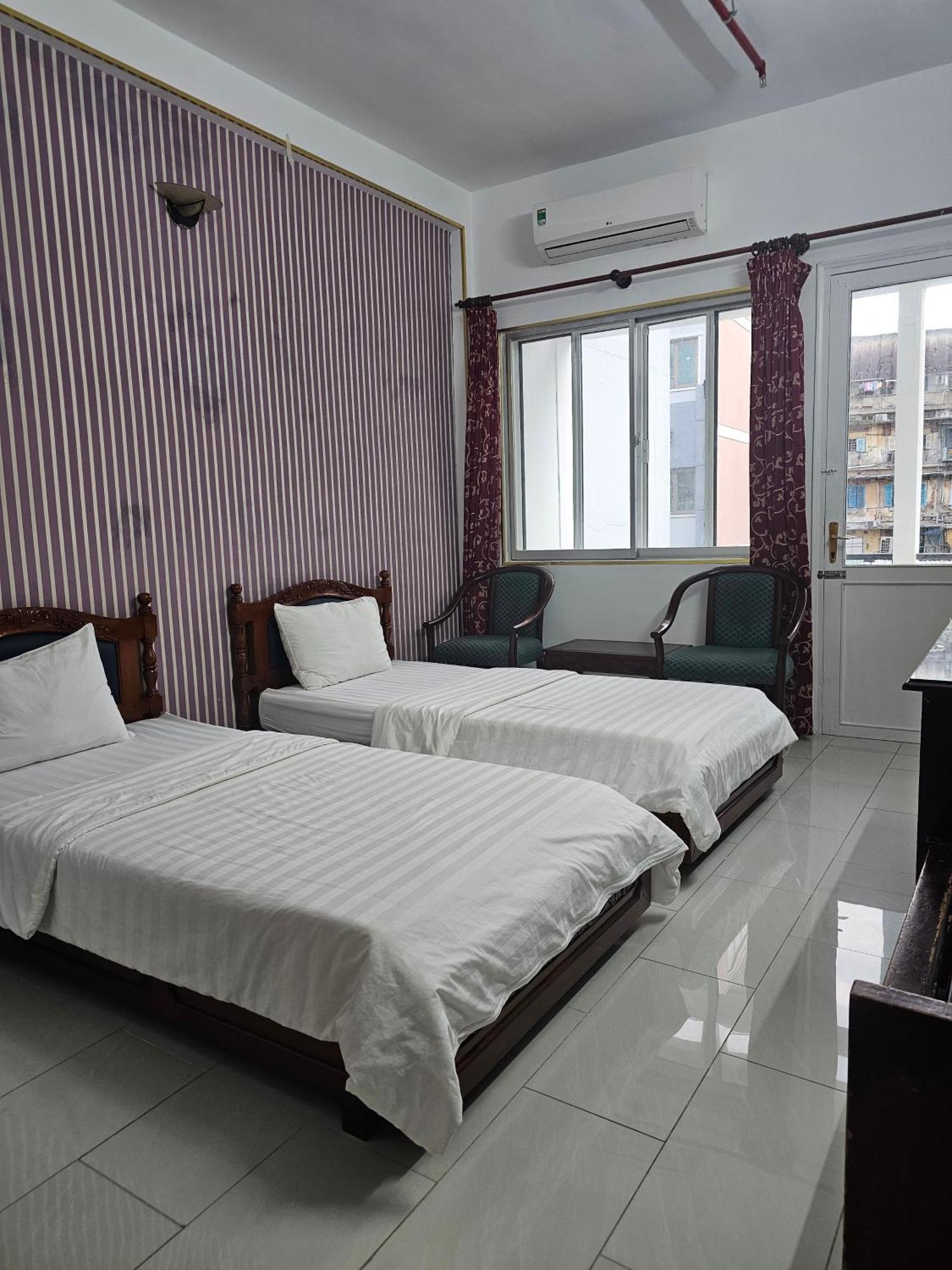 Hotel Khach San Trung Mai Ciudad Ho Chi Minh  Exterior foto