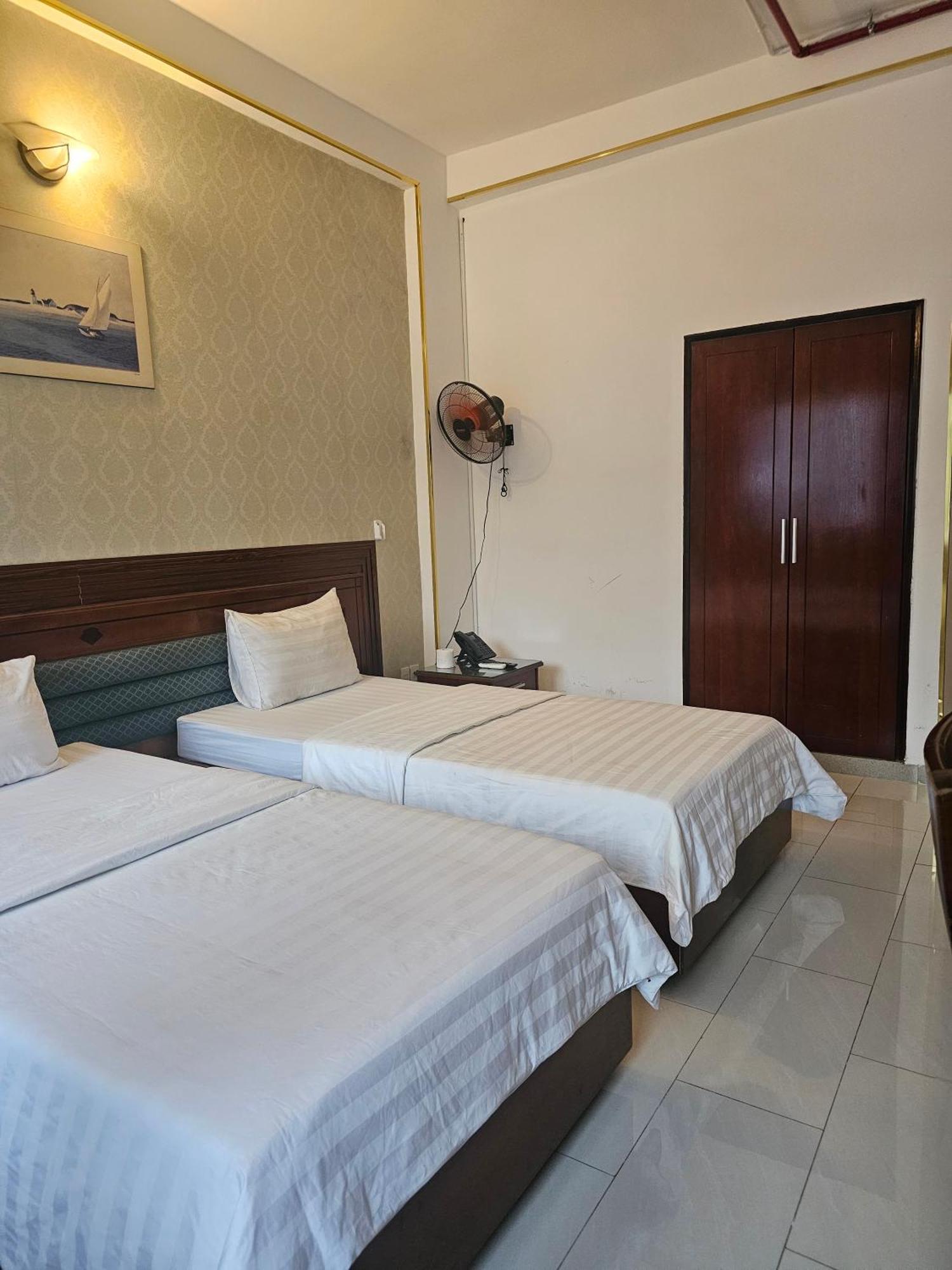 Hotel Khach San Trung Mai Ciudad Ho Chi Minh  Exterior foto