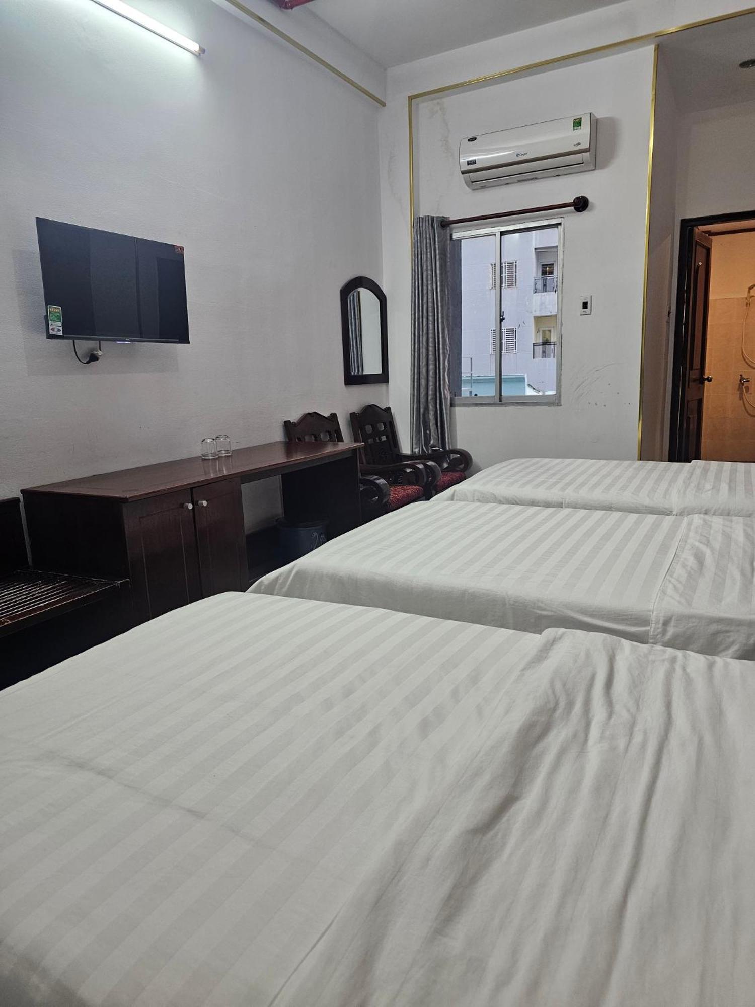 Hotel Khach San Trung Mai Ciudad Ho Chi Minh  Exterior foto