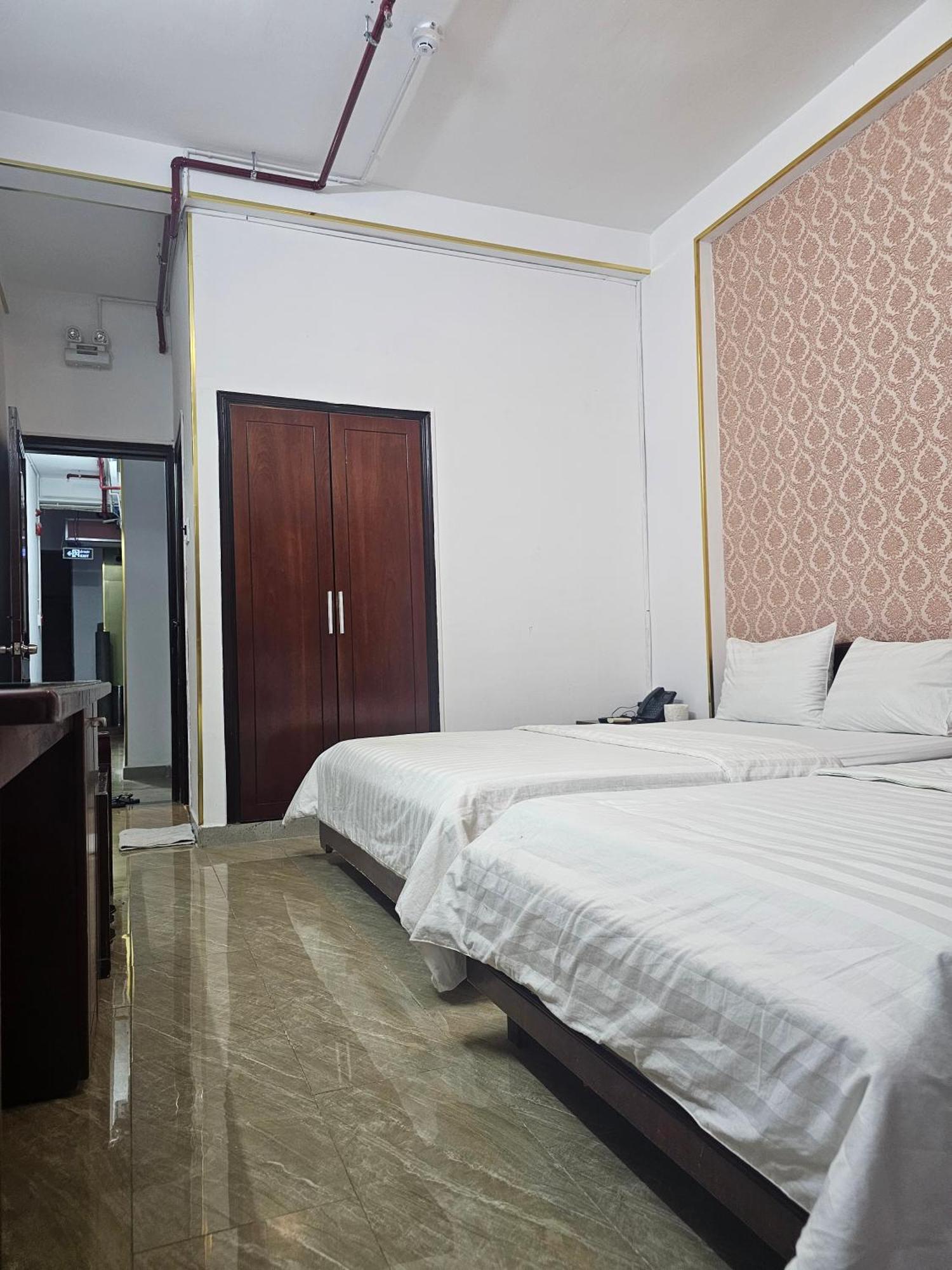 Hotel Khach San Trung Mai Ciudad Ho Chi Minh  Exterior foto