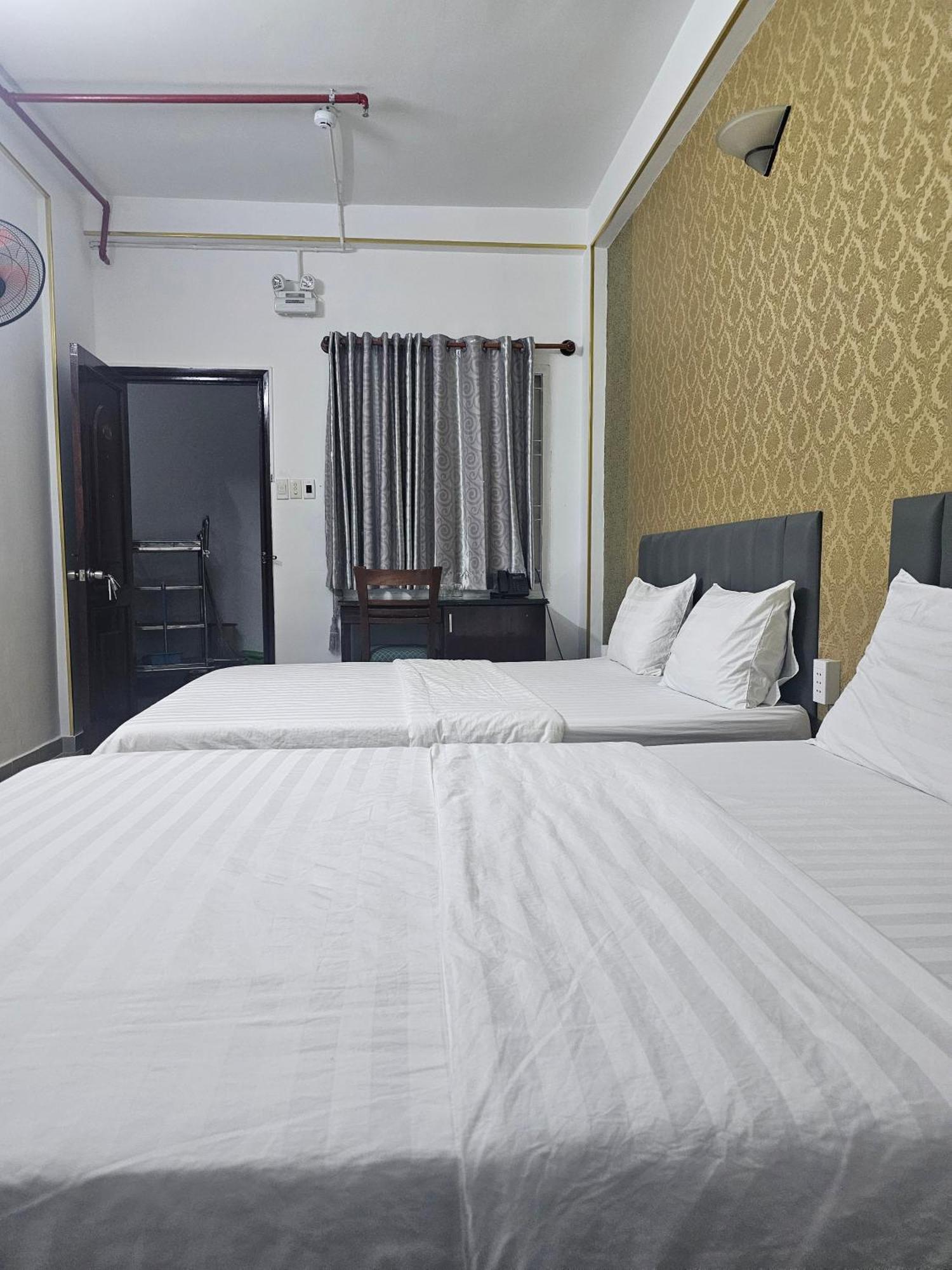 Hotel Khach San Trung Mai Ciudad Ho Chi Minh  Exterior foto