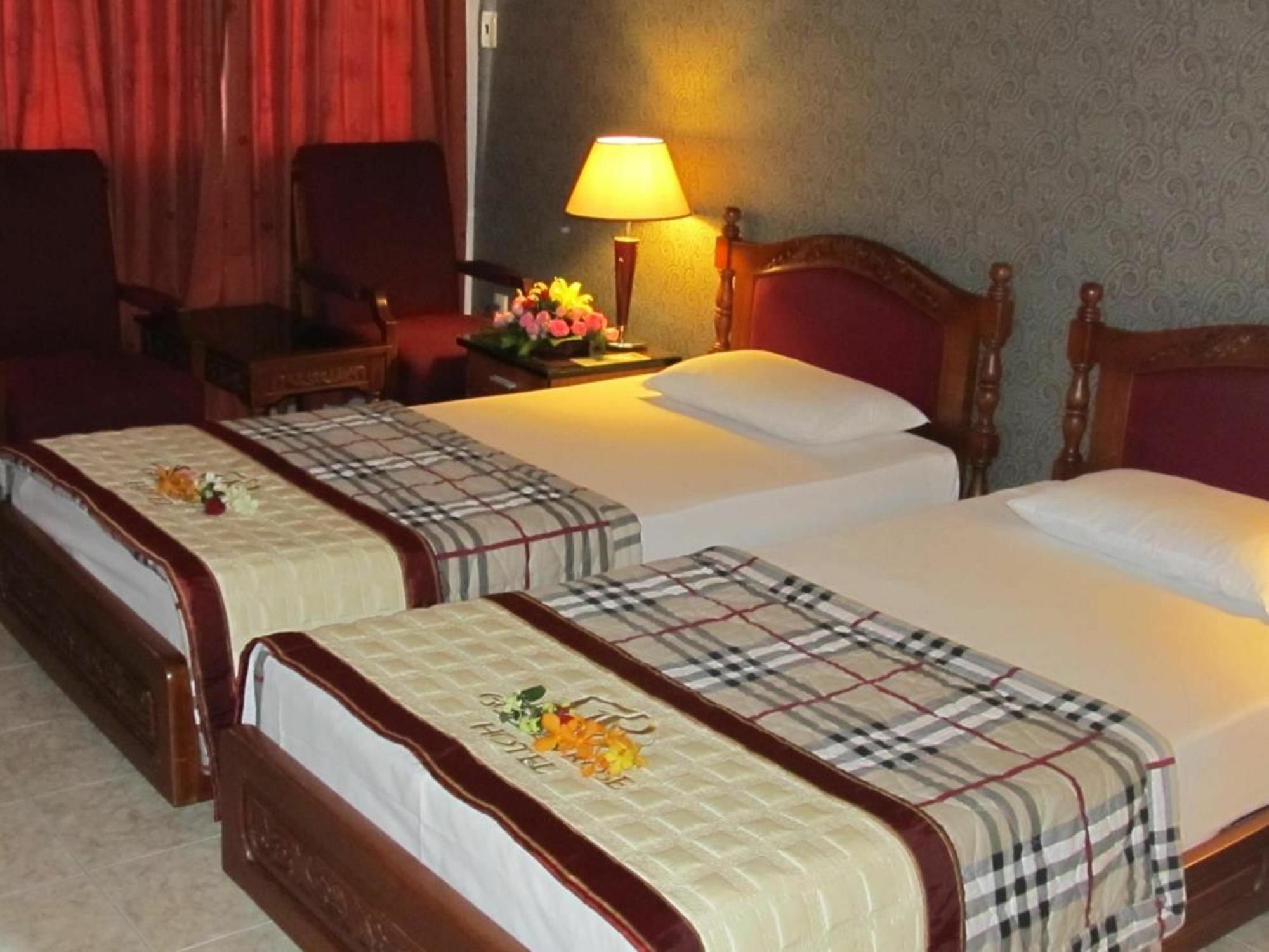 Hotel Khach San Trung Mai Ciudad Ho Chi Minh  Exterior foto