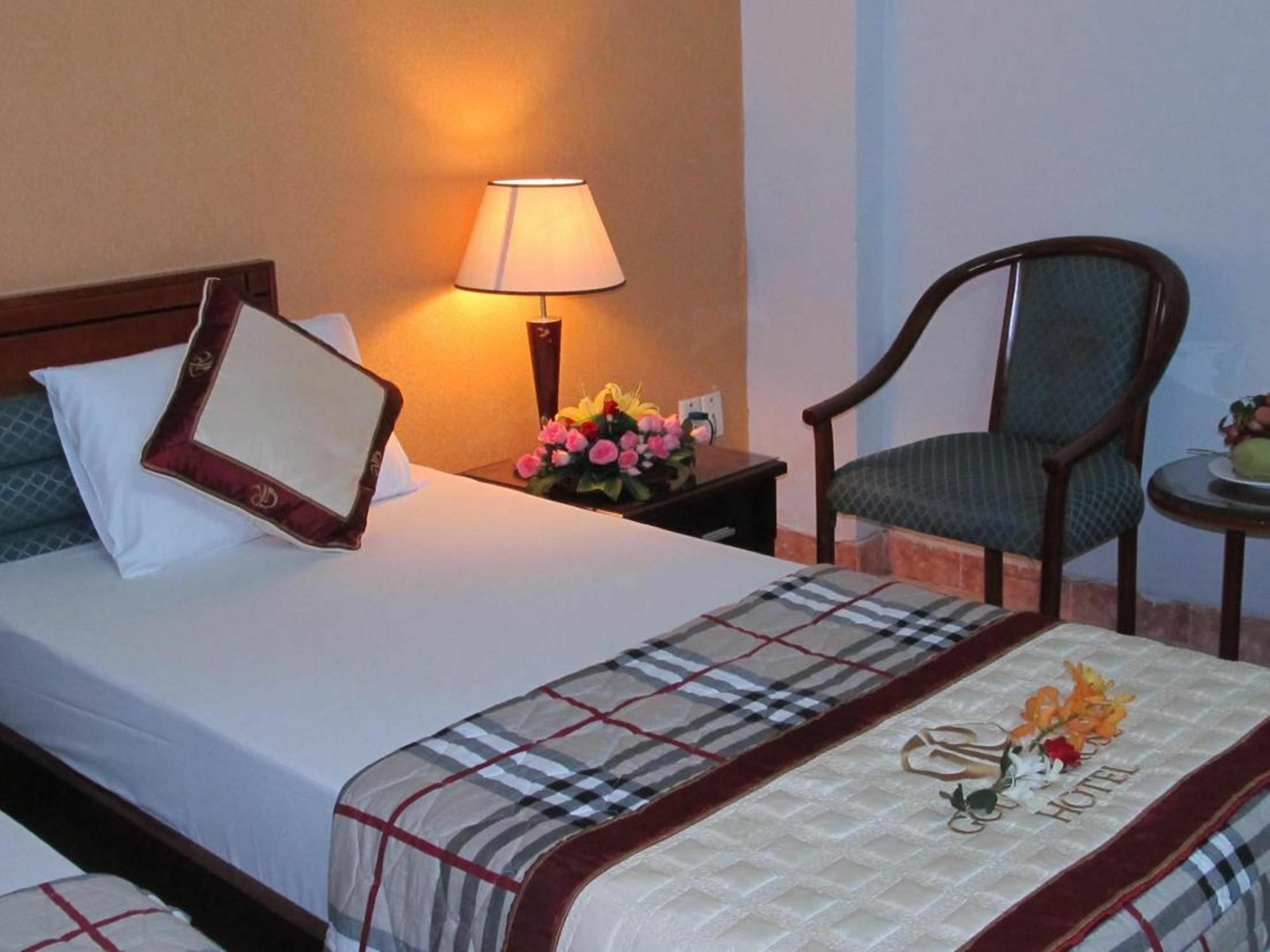 Hotel Khach San Trung Mai Ciudad Ho Chi Minh  Exterior foto